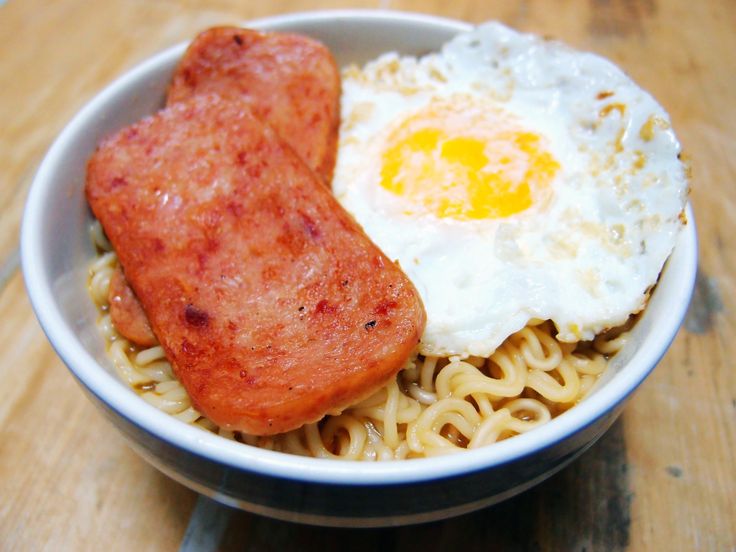 餐蛋公仔麵 Spam & Egg Instant Noodle Soup