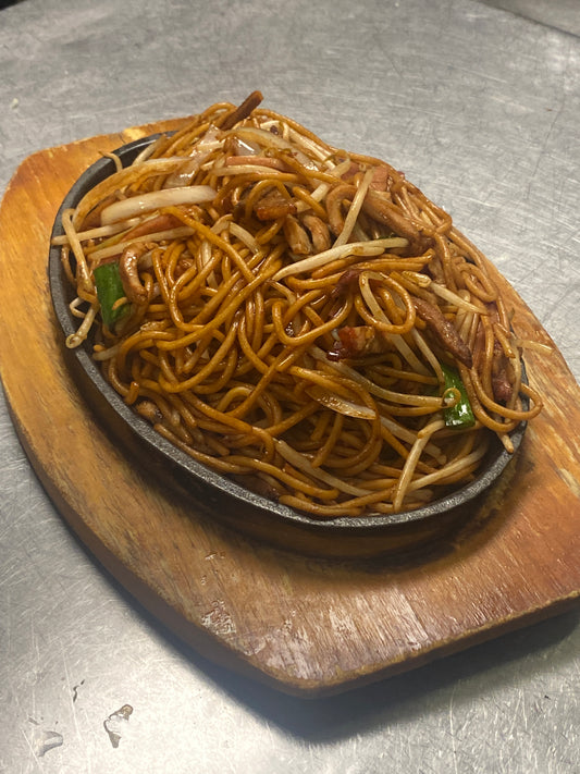 鐵板三絲炒意粉 Combo Meat w/ Stir Fried Spaghetti