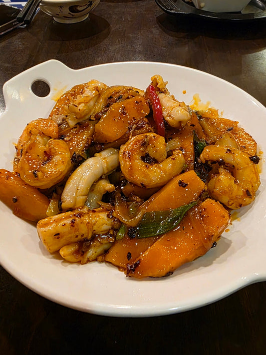 老乾媽炒雙脆（海蝦，鮮魷） Sauteed Fish & Squid w/ Spicy Sauce