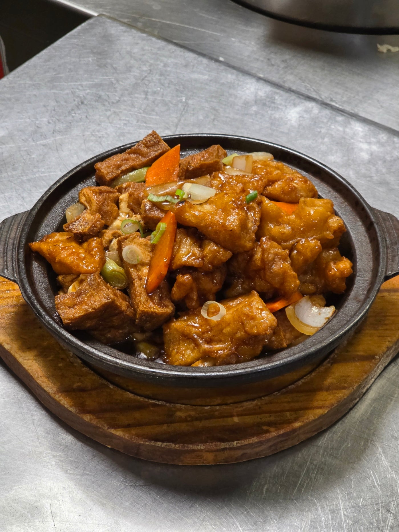 豆腐魚柳煲 Braised Fish Filet & Tofu Clay Pot