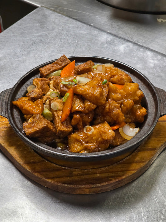 豆腐魚柳煲 Braised Fish Filet & Tofu Clay Pot