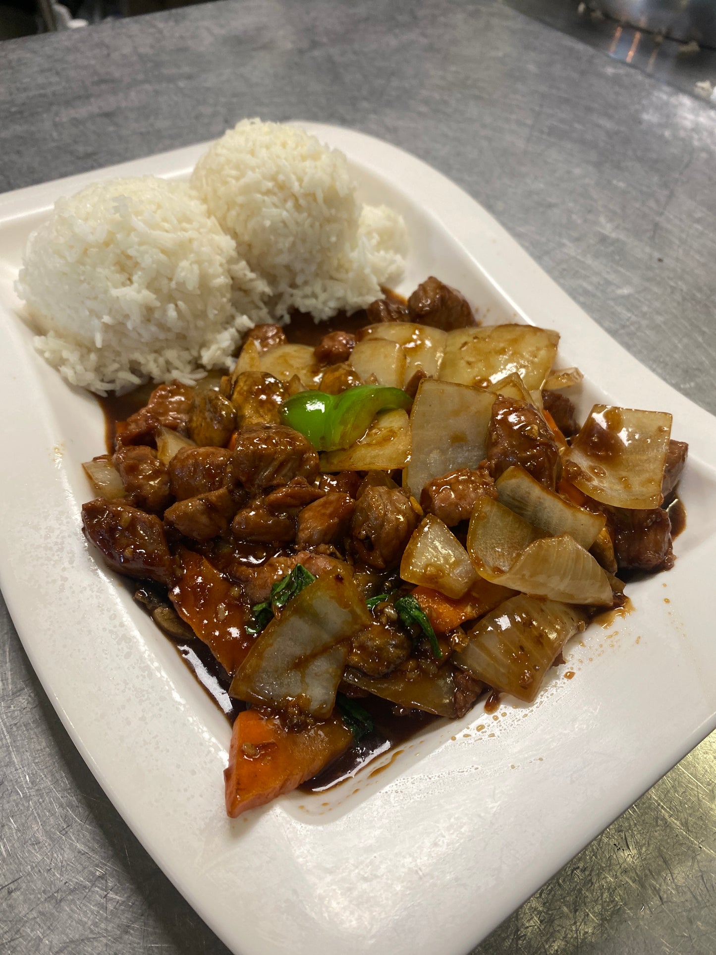 越式牛柳飯 Vietnamese Style Stir Fried Beef Rice Plate