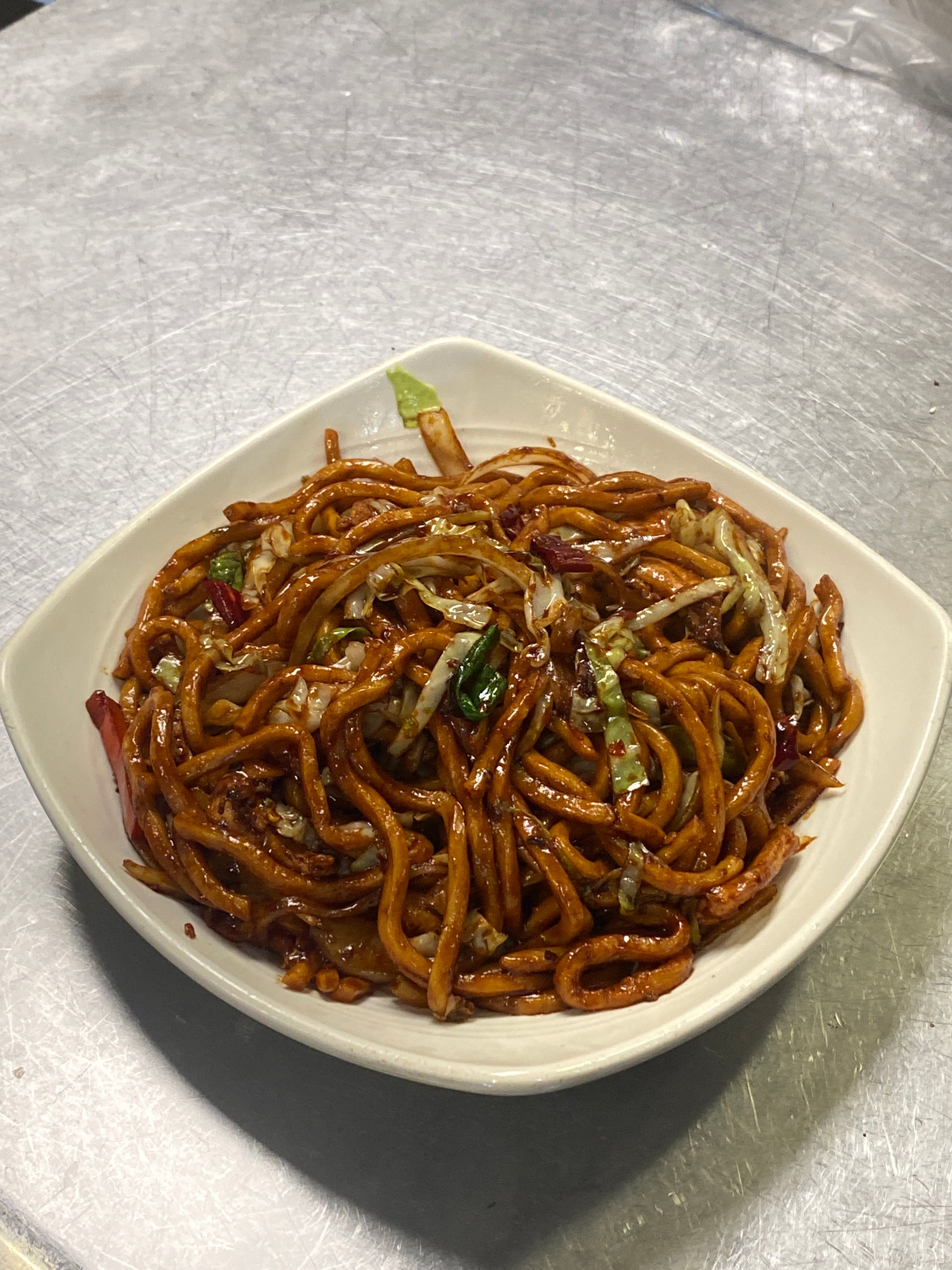 川醬雞球炒粗麵 Spicy Chicken Stir Fried Thick Egg Noodle