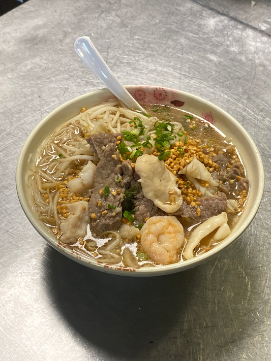 金邊雜錦湯米粉 Combination Rice Noodle Soup