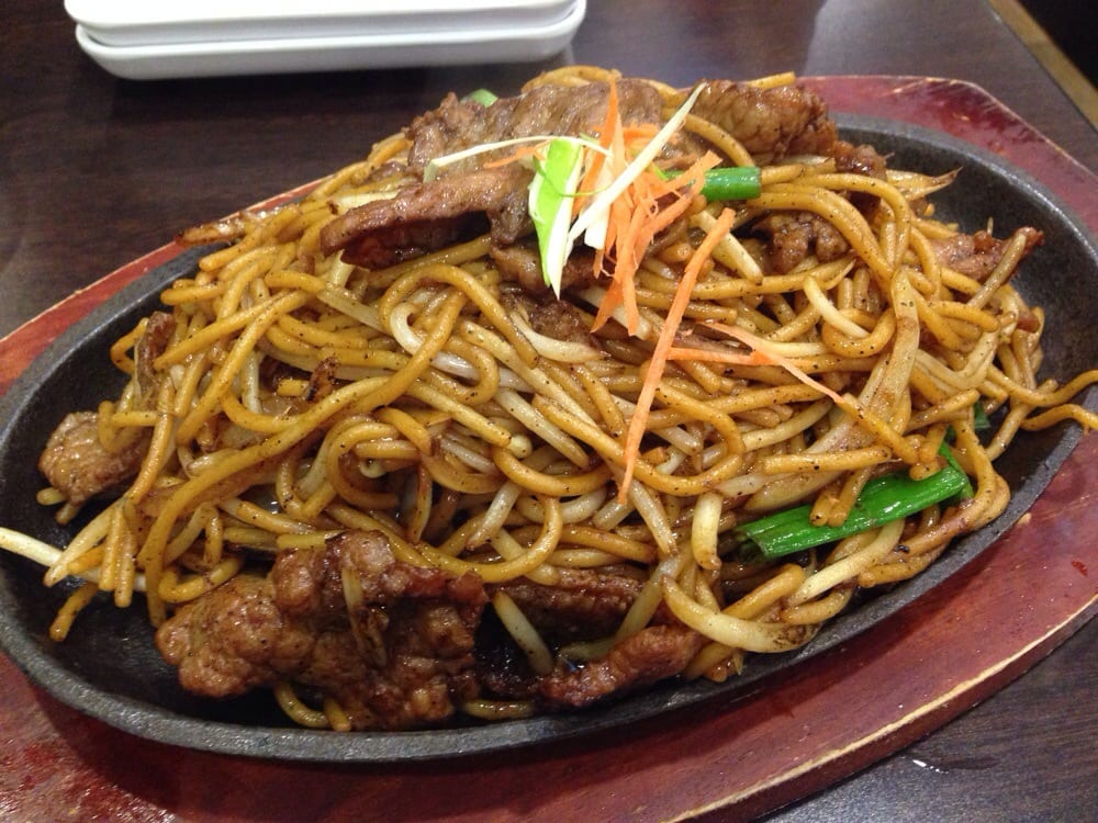 鐵板黑椒牛肉炒意粉 Stir Fried Beef & Spaghetti w/ Black Pepper on a Sizzling Platter