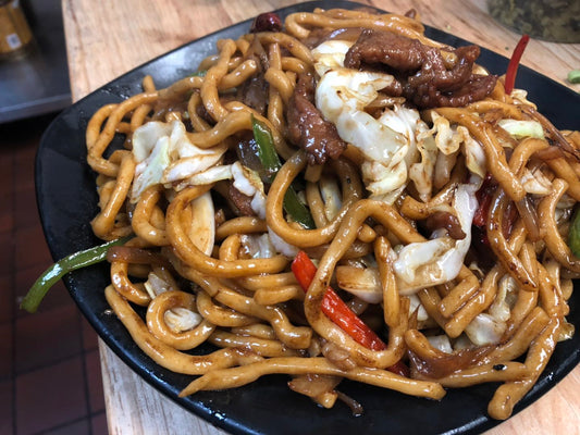 四川牛肉炒粗麵 Szchuan Style Sitr Fried Beef Thick Noodle